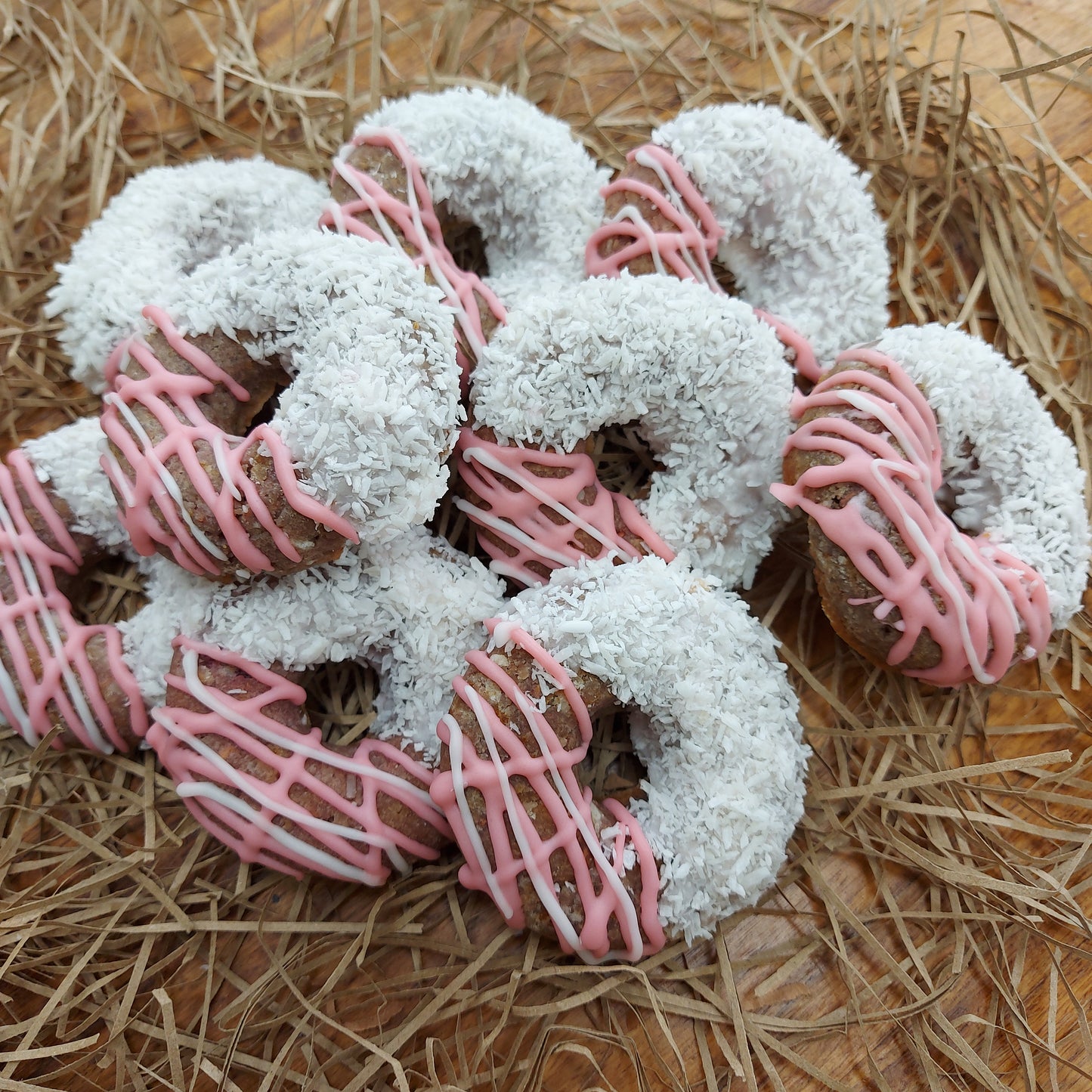 Raspberry & Coconut doughmutt