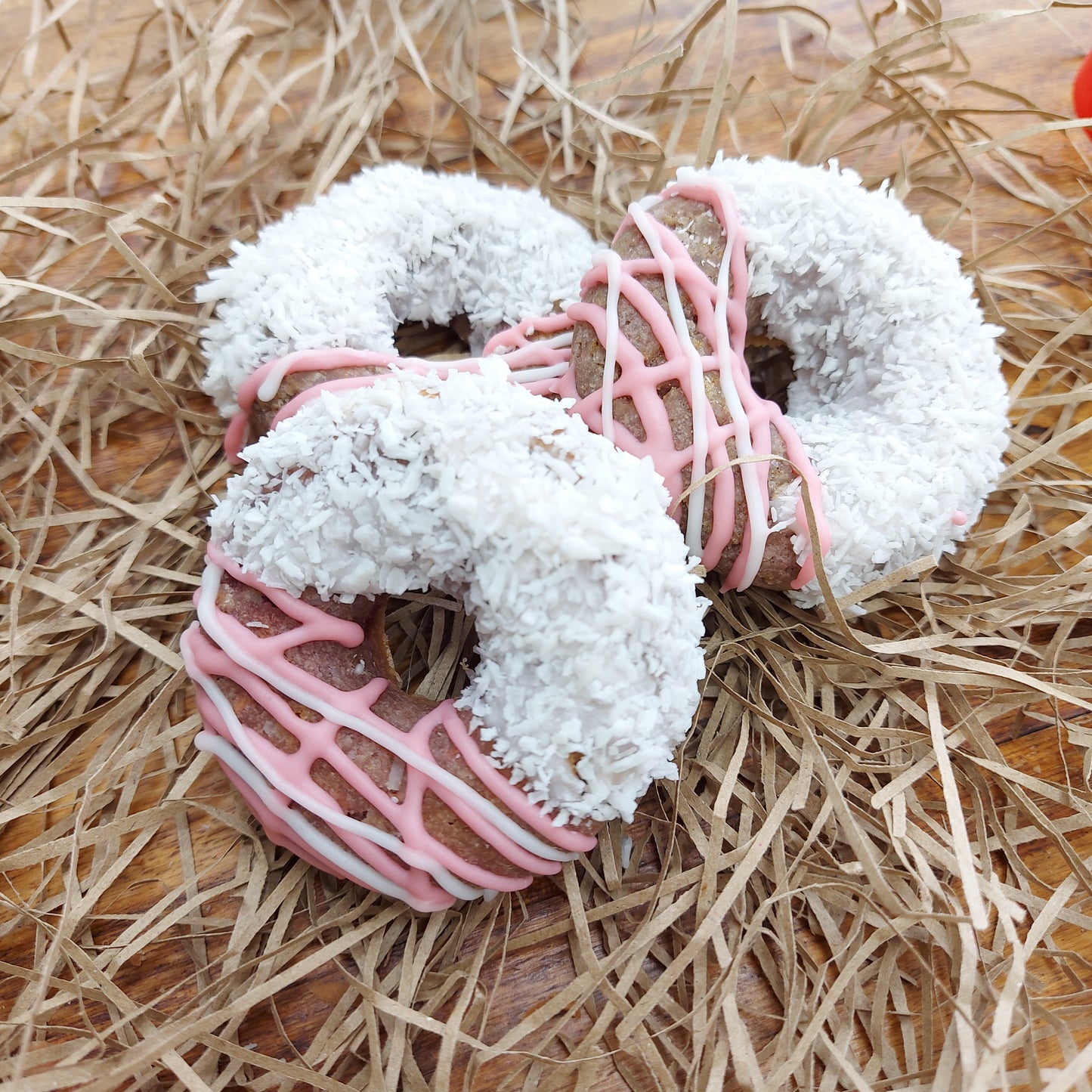 Raspberry & Coconut doughmutt